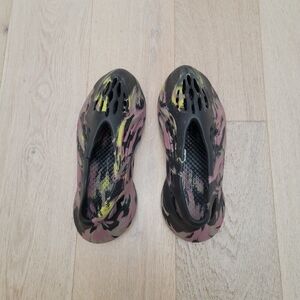 Yeezy Men Foam Runner Black Pink Yellow Camo